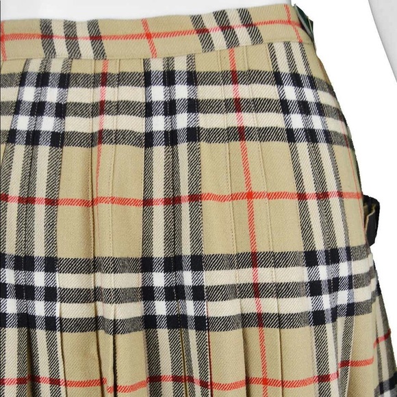 ✨BURBERRY✨ NOVA Check Wrap Skirt - Picture 2 of 8